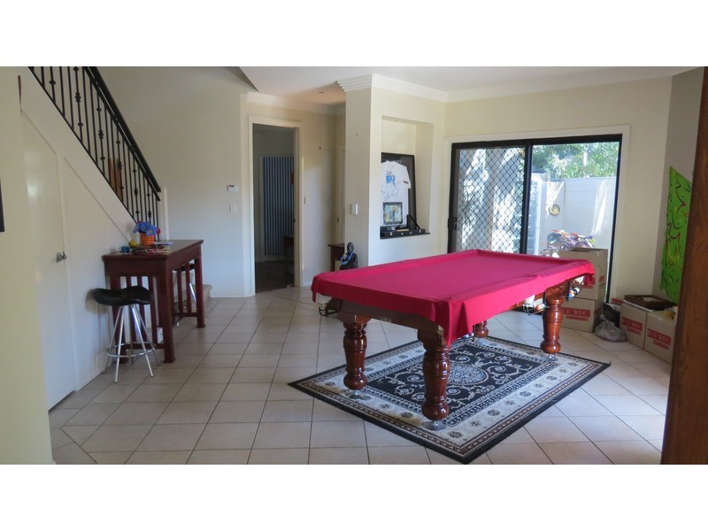 2/23 Vaggelas Crescent, Biggera Waters QLD 4216