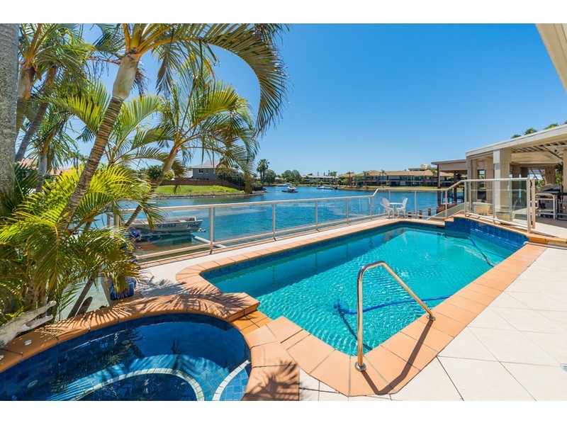 14 – 16 Folkstone Place, Runaway Bay QLD 4216