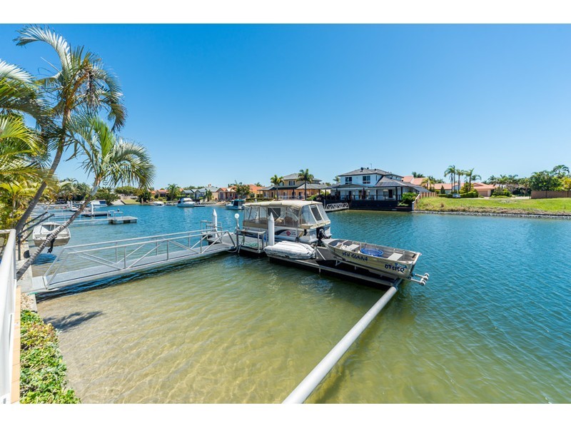 14 – 16 Folkstone Place, Runaway Bay QLD 4216