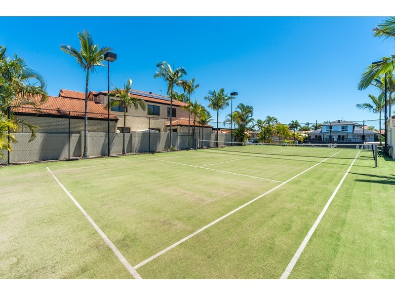 14 – 16 Folkstone Place, Runaway Bay QLD 4216