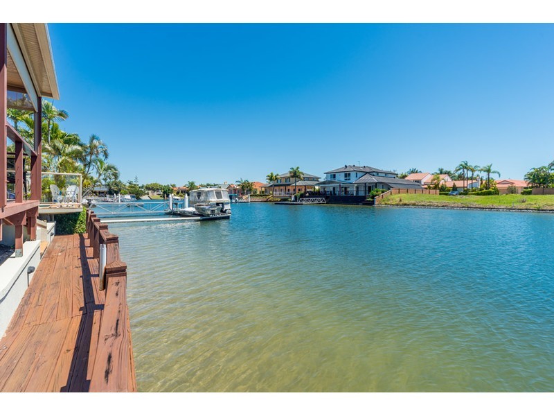 14 – 16 Folkstone Place, Runaway Bay QLD 4216