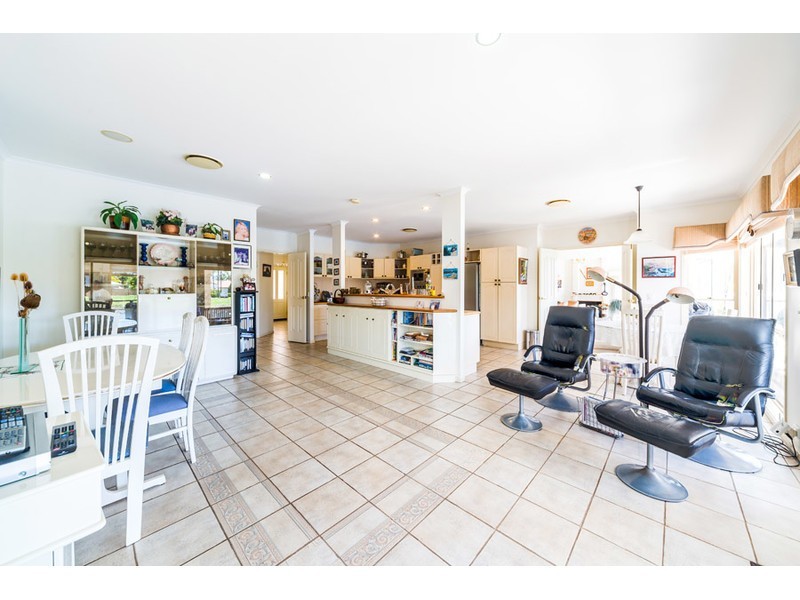 14 – 16 Folkstone Place, Runaway Bay QLD 4216