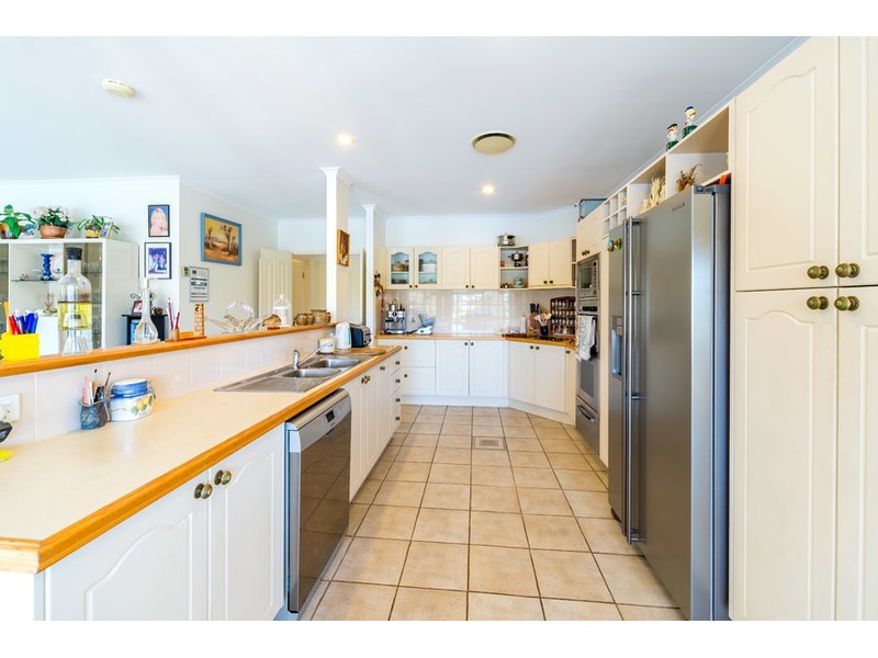 14 – 16 Folkstone Place, Runaway Bay QLD 4216