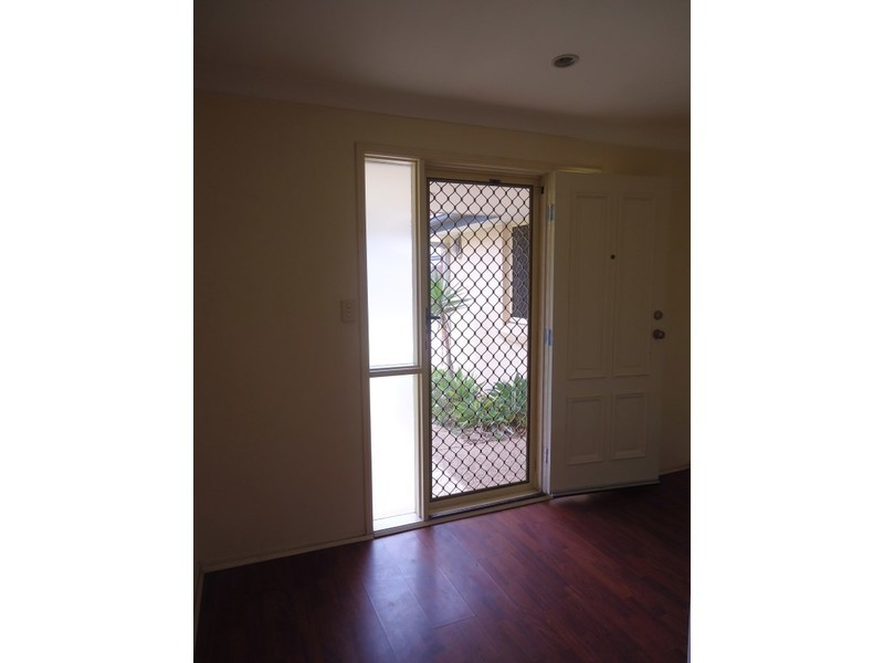 2/98 Greenacre Drive, Parkwood QLD 4214