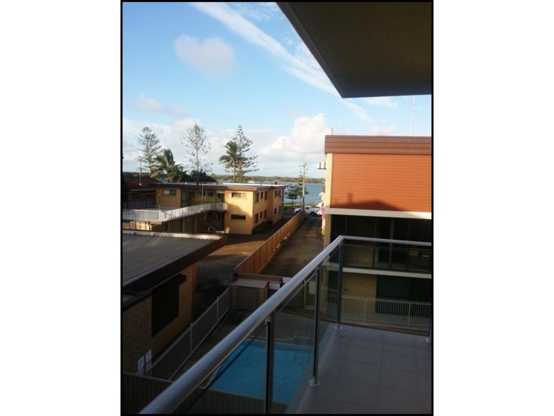 4/3 Brighton Street, Biggera Waters QLD 4216