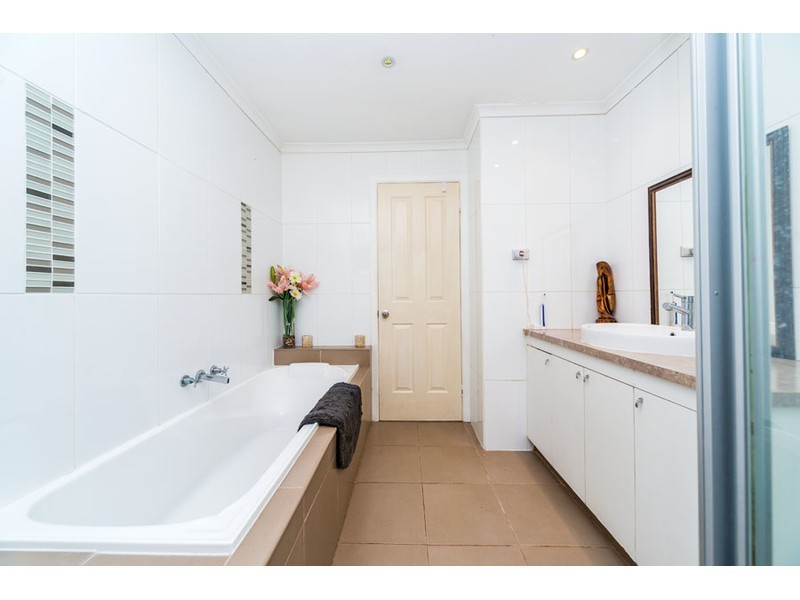1/10 Cassia Street, Runaway Bay QLD 4216