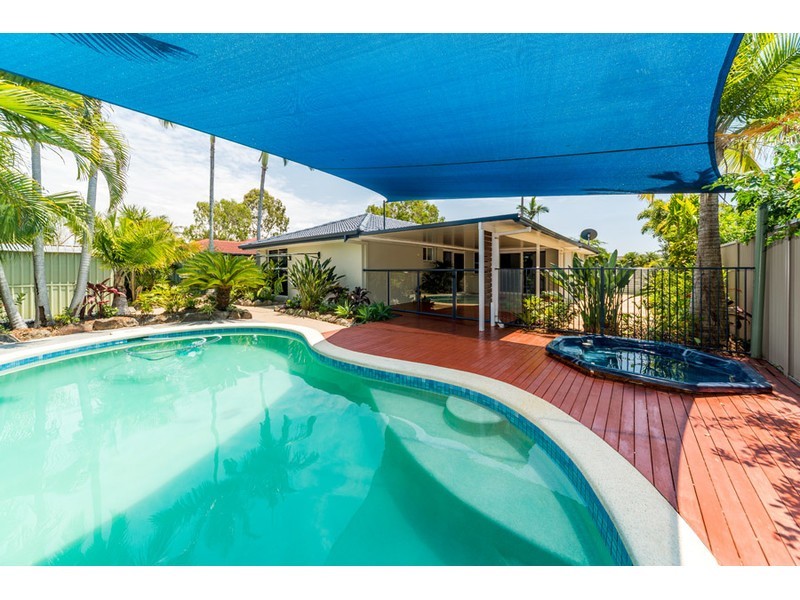 21 Lakefield Crescent, Paradise Point QLD 4216