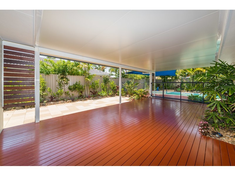 21 Lakefield Crescent, Paradise Point QLD 4216
