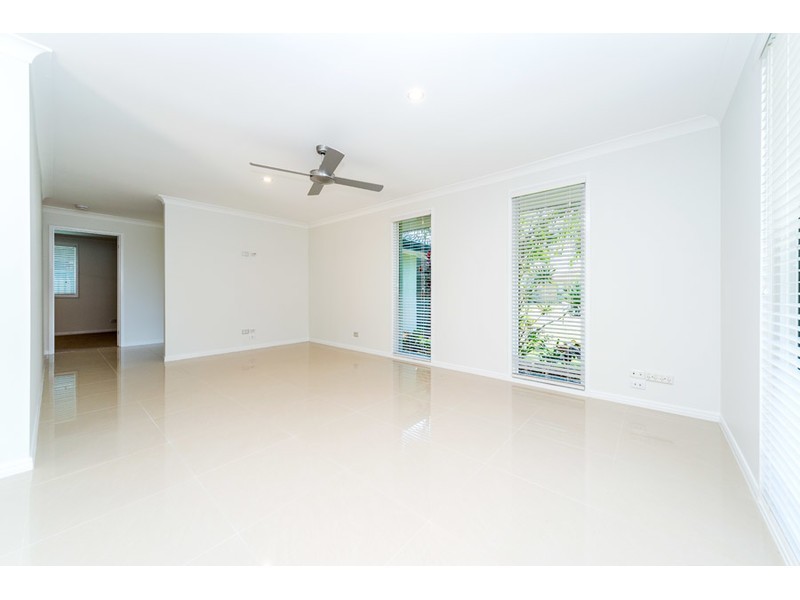 21 Lakefield Crescent, Paradise Point QLD 4216