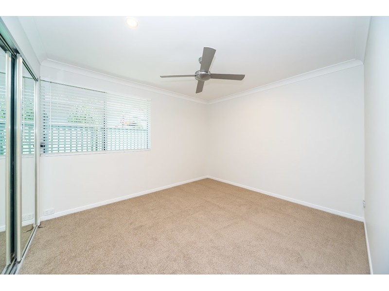 21 Lakefield Crescent, Paradise Point QLD 4216