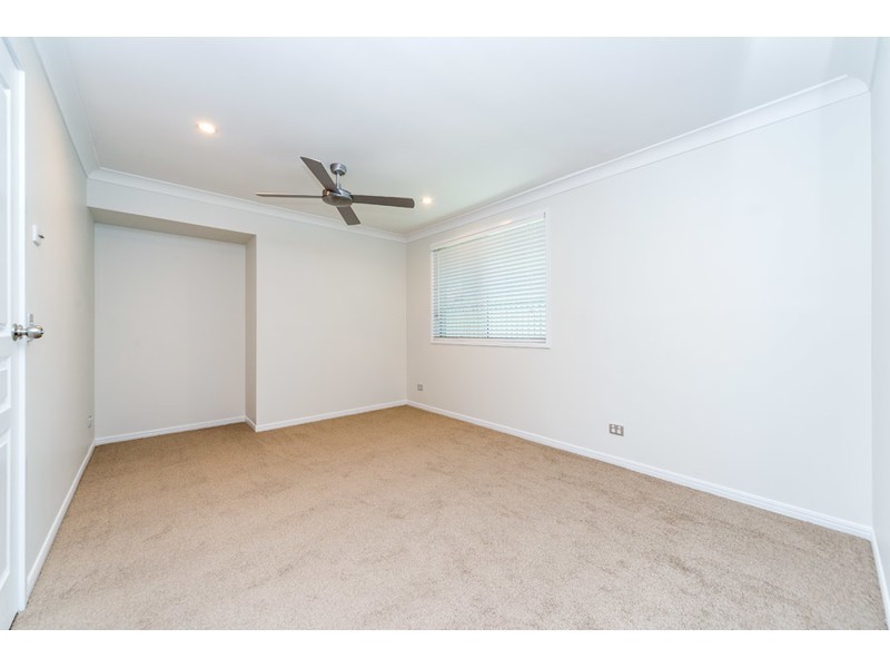 21 Lakefield Crescent, Paradise Point QLD 4216