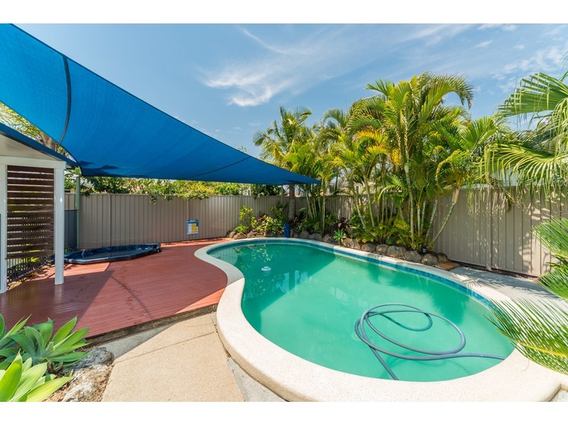 21 Lakefield Crescent, Paradise Point QLD 4216