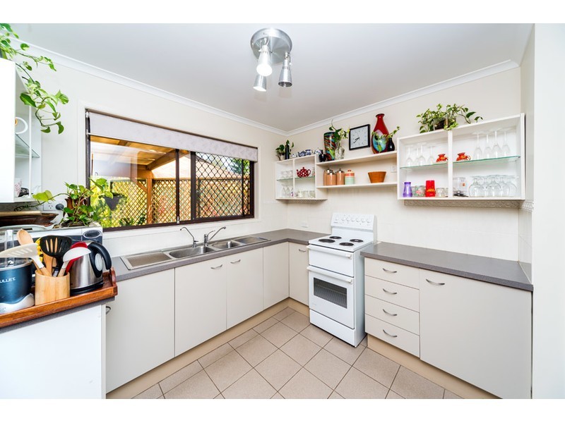 2/116 Little Usher Avenue, Labrador QLD 4215