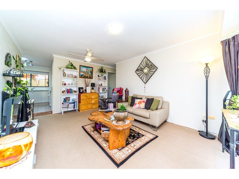 2/116 Little Usher Avenue, Labrador QLD 4215