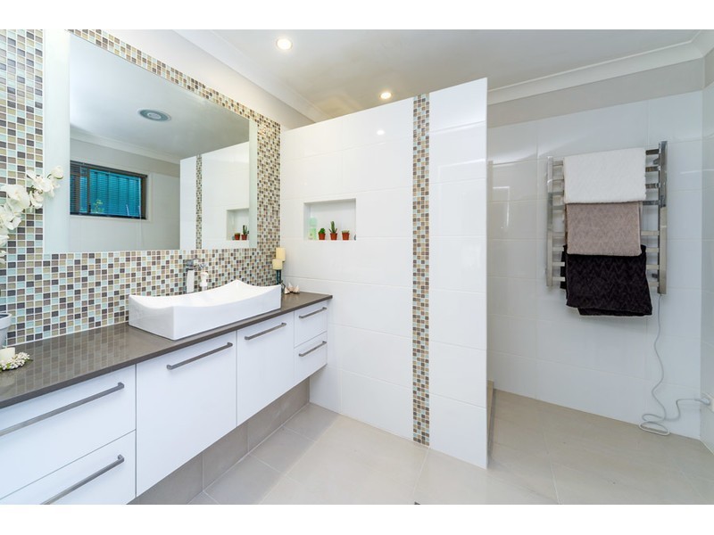 6 Martin Place, Helensvale QLD 4212