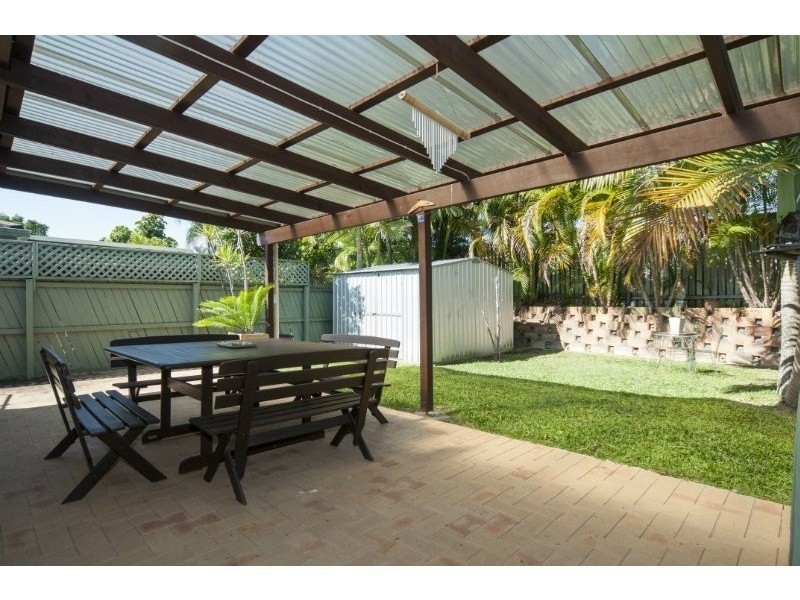 1/15 Nina Parade, Arundel QLD 4214