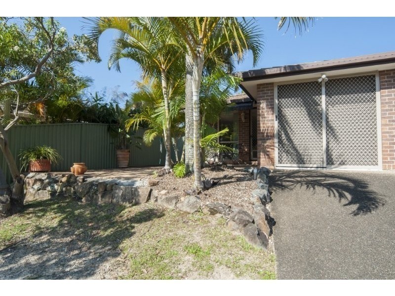 1/15 Nina Parade, Arundel QLD 4214