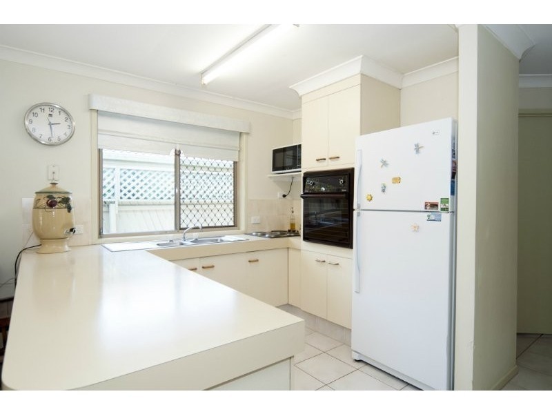 1/15 Nina Parade, Arundel QLD 4214