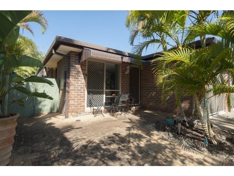 1/15 Nina Parade, Arundel QLD 4214