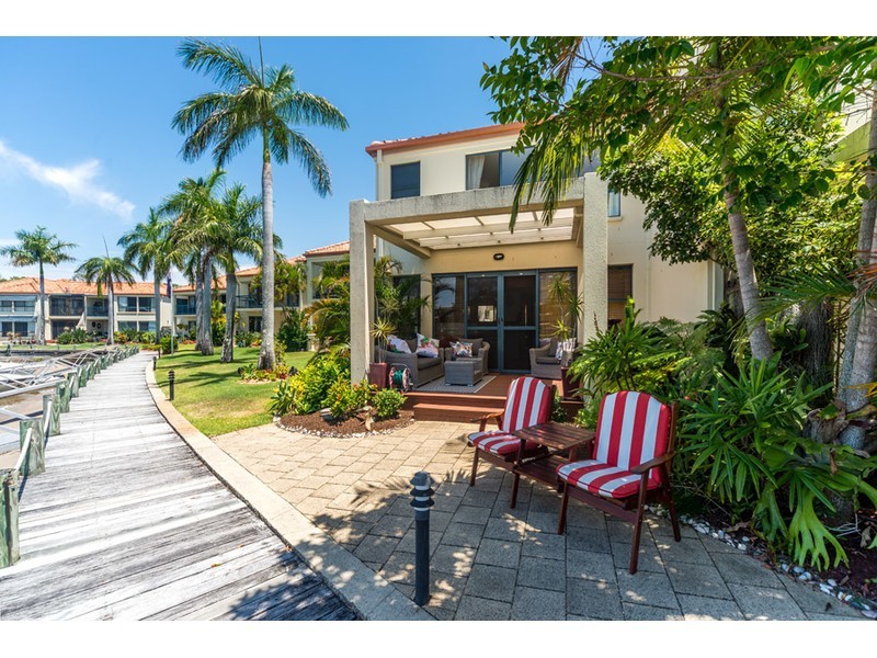 10/87 Morala Avenue, Runaway Bay QLD 4216
