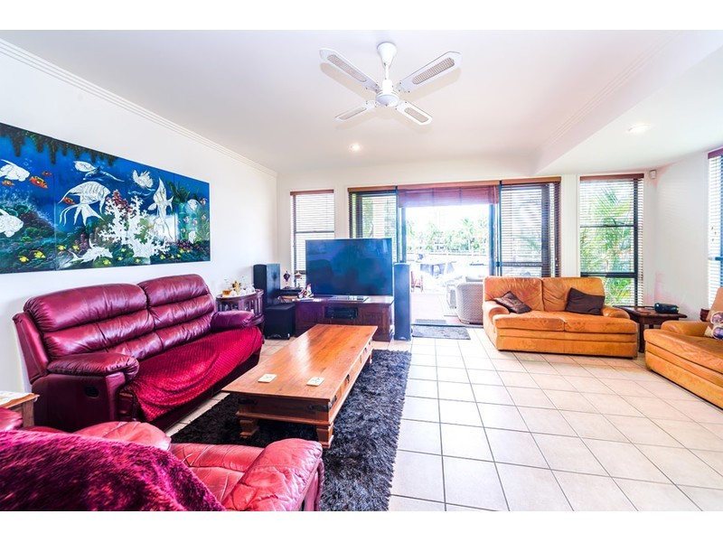 10/87 Morala Avenue, Runaway Bay QLD 4216