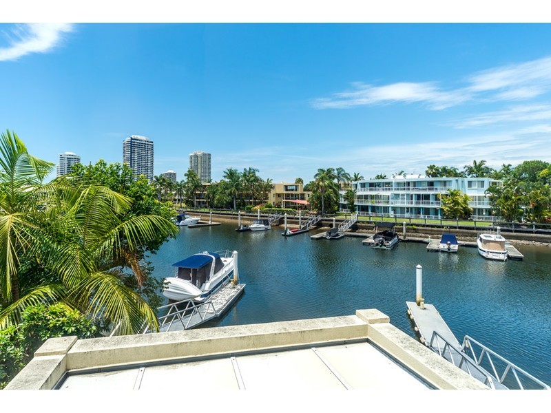 10/87 Morala Avenue, Runaway Bay QLD 4216