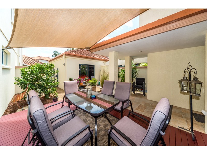 10/87 Morala Avenue, Runaway Bay QLD 4216