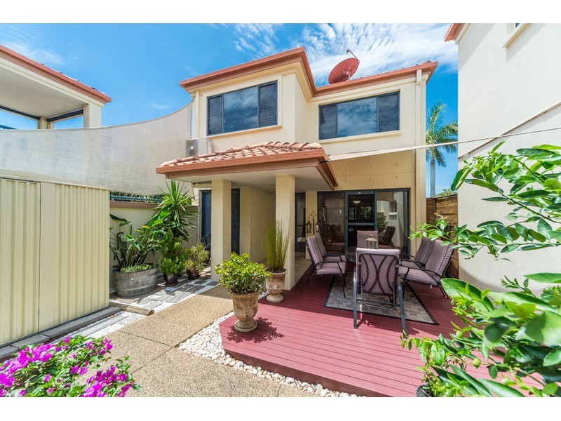 10/87 Morala Avenue, Runaway Bay QLD 4216