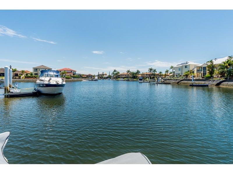 10/87 Morala Avenue, Runaway Bay QLD 4216