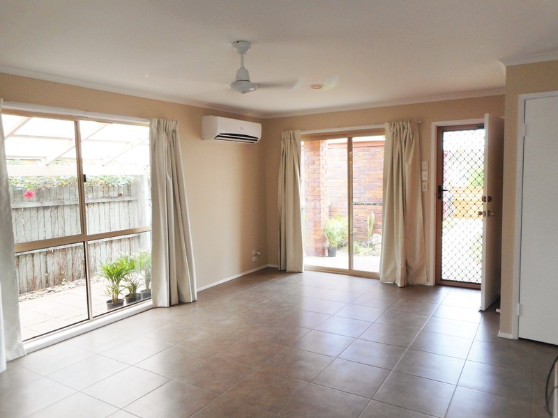 2/9 Maiala Close, Paradise Point QLD 4216