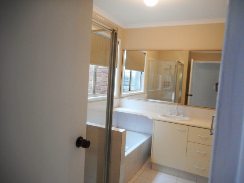2/9 Maiala Close, Paradise Point QLD 4216