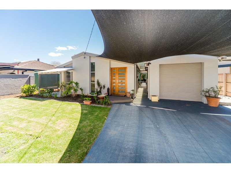 222 Oxley Drive, Coombabah QLD 4216