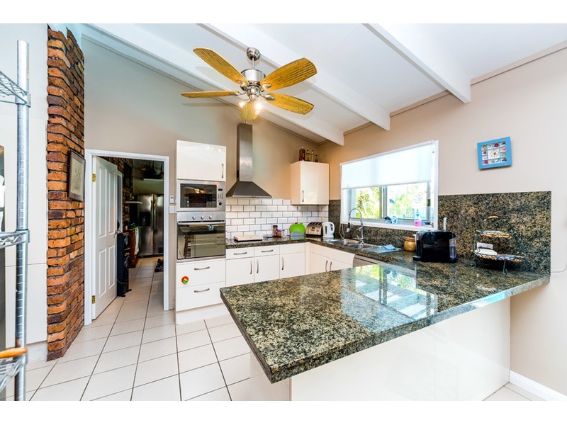 222 Oxley Drive, Coombabah QLD 4216