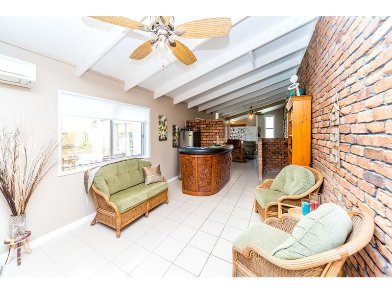 222 Oxley Drive, Coombabah QLD 4216