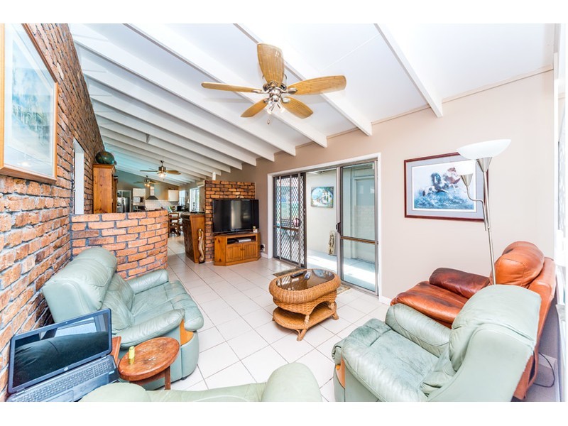 222 Oxley Drive, Coombabah QLD 4216