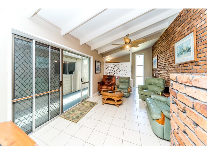 222 Oxley Drive, Coombabah QLD 4216