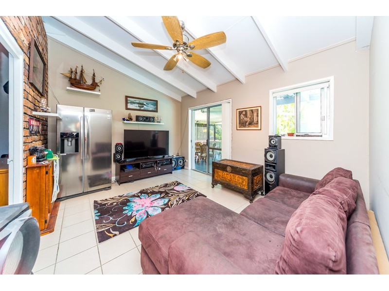 222 Oxley Drive, Coombabah QLD 4216