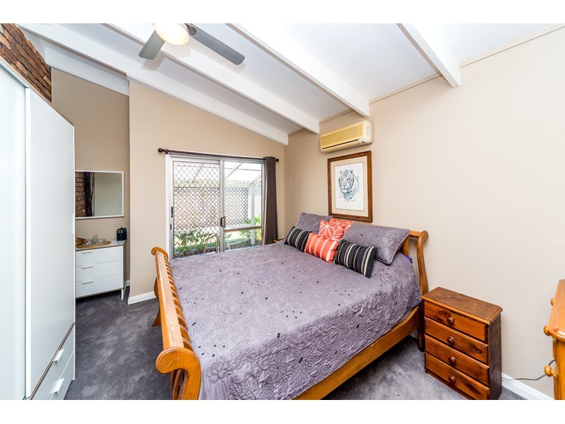 222 Oxley Drive, Coombabah QLD 4216