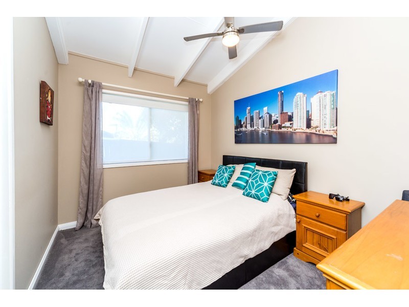 222 Oxley Drive, Coombabah QLD 4216