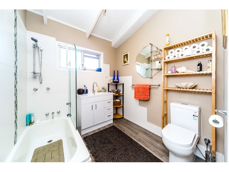 222 Oxley Drive, Coombabah QLD 4216