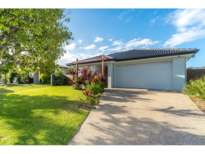 12 Iridium Drive, Hope Island QLD 4212