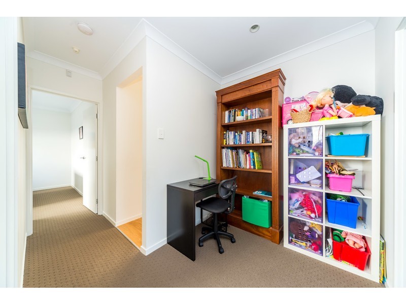 12 Iridium Drive, Hope Island QLD 4212