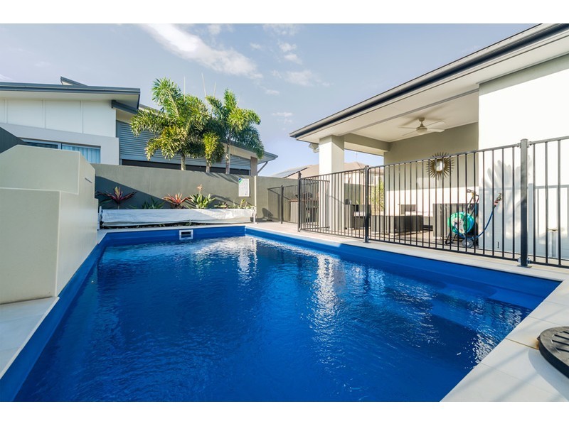 12 Iridium Drive, Hope Island QLD 4212