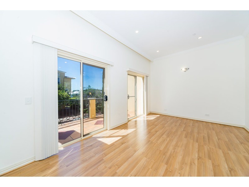 5/14 Pendraat Parade, Hope Island QLD 4212