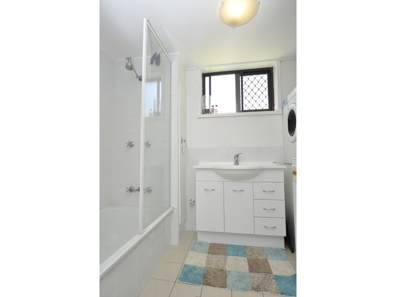 9/25 Ahern Street, Labrador QLD 4215