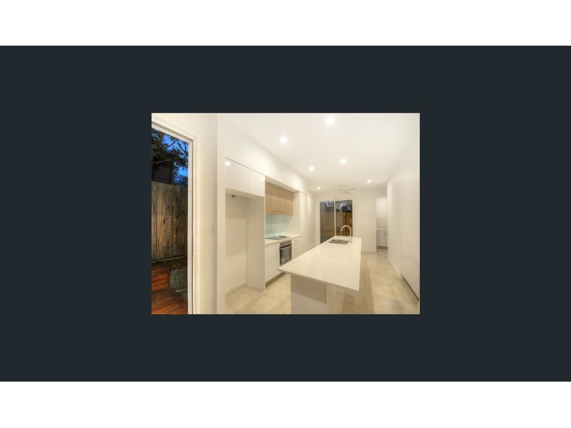 1/2 Fitch Lane, Labrador QLD 4215