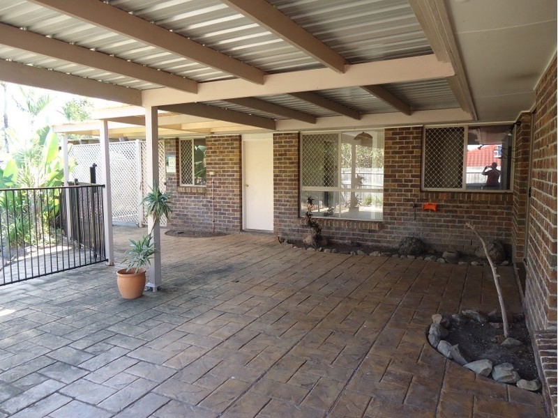 2 Adaminaby Drive, Helensvale QLD 4212