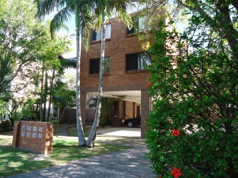 1/14 Baker Avenue, Labrador QLD 4215