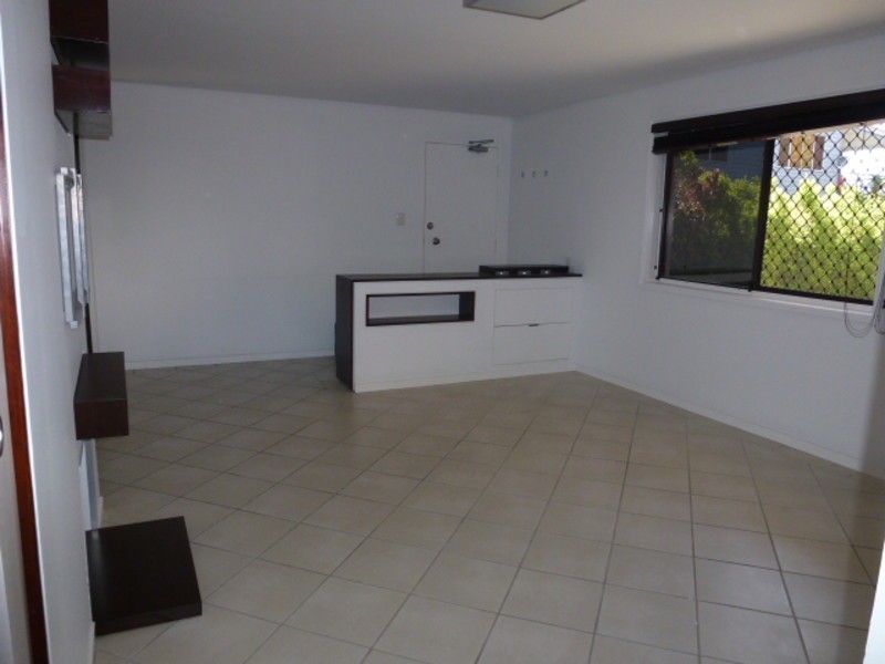 1/14 Baker Avenue, Labrador QLD 4215