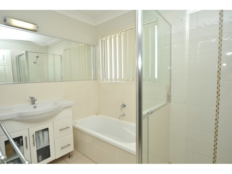 2/32 Buchanan Circuit, Oxenford QLD 4210